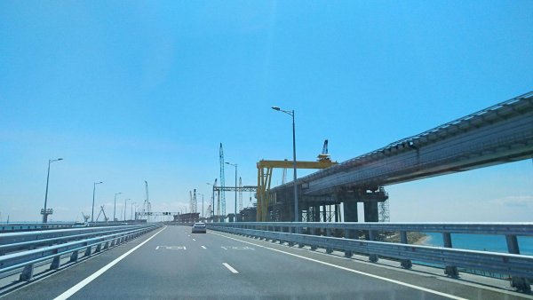 Это вам за Крымский мост: Порошенко объявил о строительстве моста через Дунай