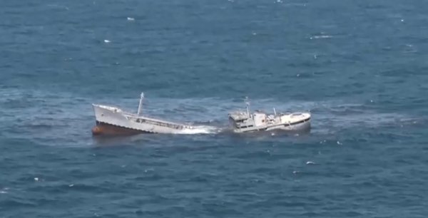 Турецкая подлодка выпустила торпеду по танкеру в Черном море