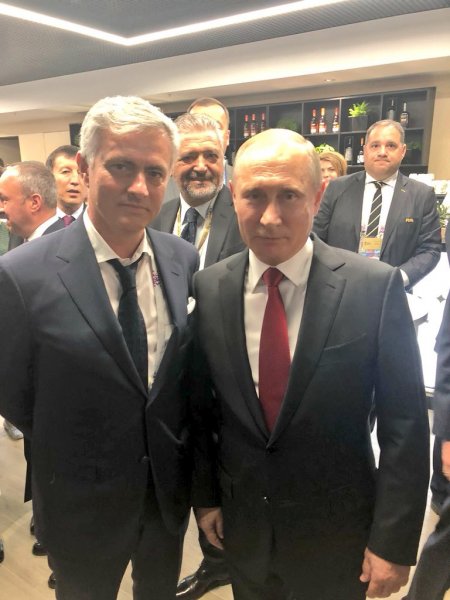Владимир Путин познакомился с Жозе Моуринью на открытии ЧМ-2018