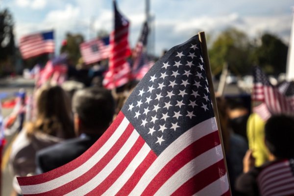 «Сурки-вандалы» срывали флаги с могил ветеранов в США