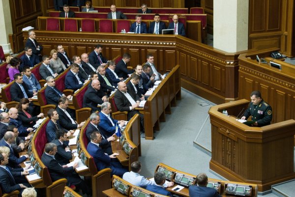 Депутат Рады обвинил правительство в обнищании народа