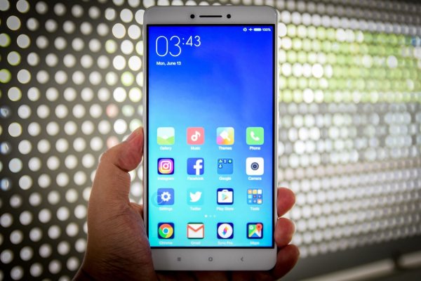 Xiaomi представит «лопатофон» Mi Max 3 в начале июля