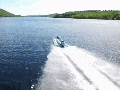 Электро-катер Jaguar побил рекорд скорости на воде