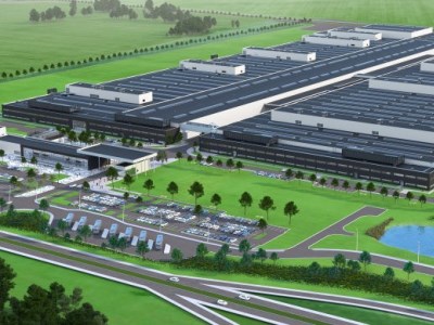 Mercedes-Benz почти завершил строительство моторного завода в Польше