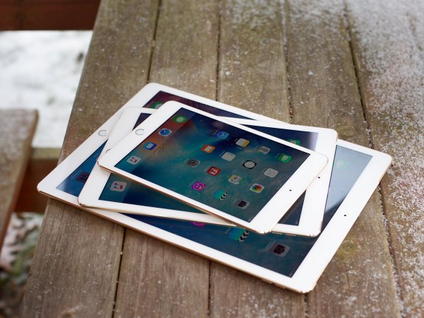 Фоторамка из iPad: Пользователь Сети вдохнул в старый девайс новую жизнь