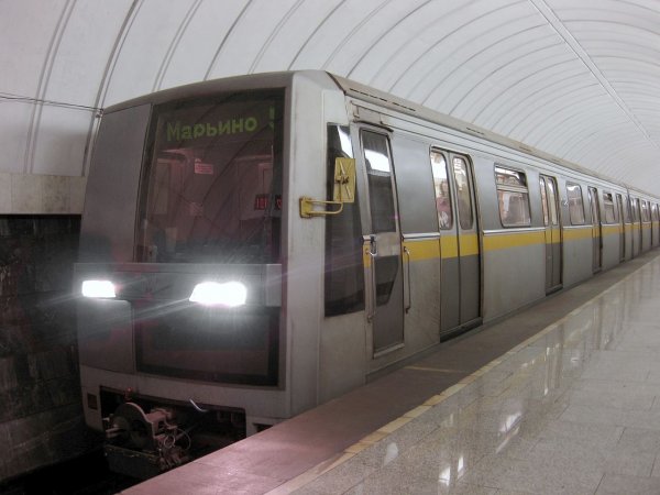 Онлайн-кассы привели к образованию гигантских очередей в метро Екатеринбурга