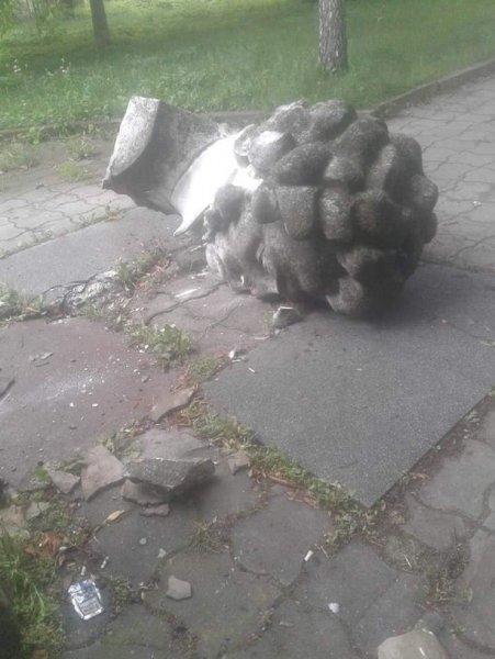 Во Львовской области неизвестные разрушили памятник Пушкину