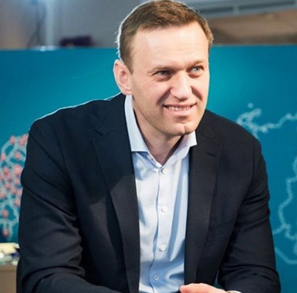 Алексей Навальный продолжил посещать место смерти Бориса Немцова