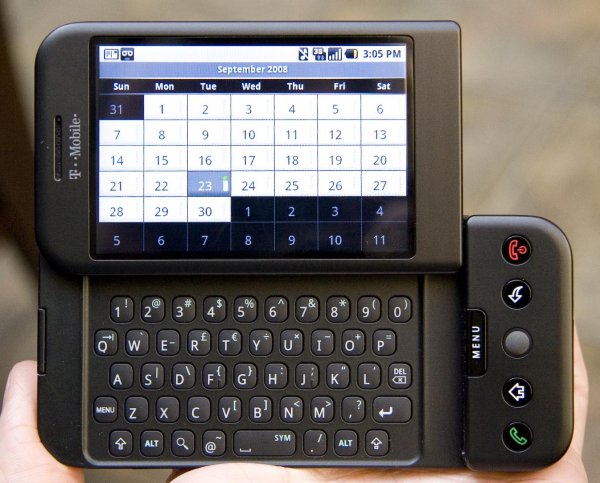 10 лет назад в мире появился первый Android-смартфон
