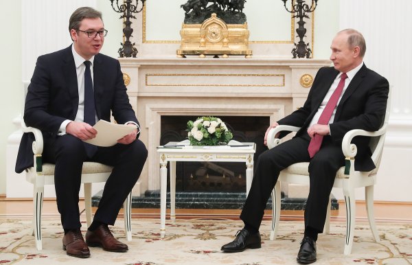 Президент Сербии обсудит с Путиным ситуацию на границе с Косово