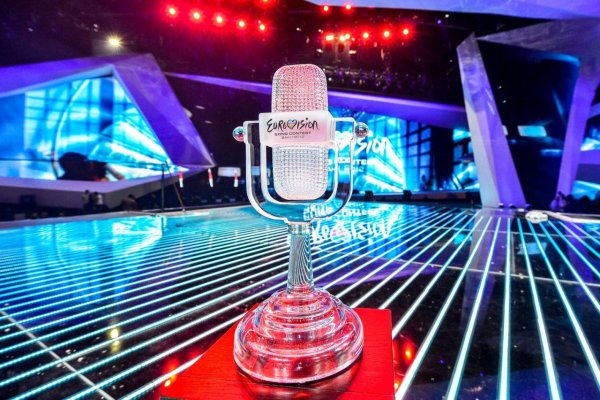 Главный трофей «Евровидения-2018» доставили на арену в Лиссабоне