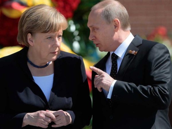 Путин прибыл в Берлин для переговоров с Меркель