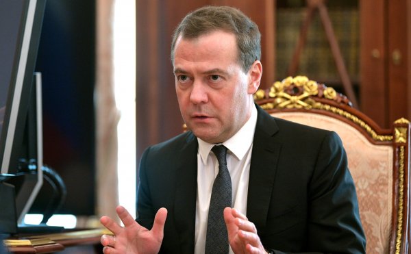 Медведев сравнил усиление санкций с началом торговой войны