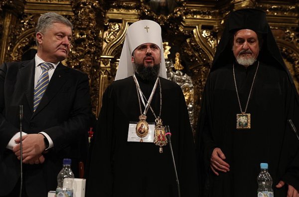 «Алкаш, вор, лжец»: Порошенко разгневал украинцев радостью за автокефалию церкви