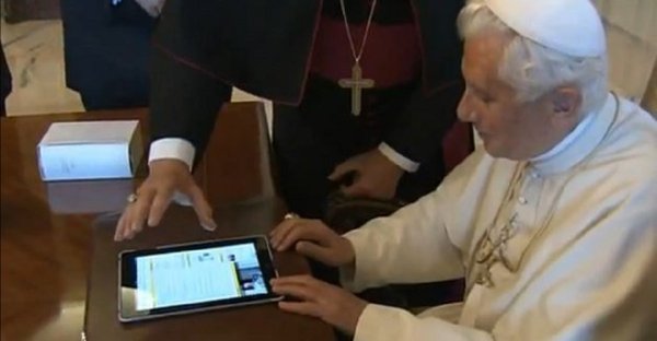 Папа Римский анонсировал выпуск приложения для молитв
