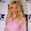 Борщ и блины с икрой: Лопырева советует болельщикам-иностранцам попробовать российские блюда