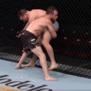 Неудачный бросок: Боец MMA отправил в нокаут сам себя