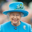 92-летней королеве Великобритании Елизавете II удалили катаракту