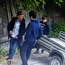 В Подольске подростки расколотили машину, не заметив камер наблюдения В Подольске подростки расколотили машину, не заметив камер наблюдения