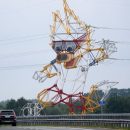 В Калининграде установили стилизованную под волка Забиваку опору ЛЭП