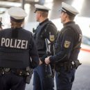 В Германии мужчина убил ножом девушку и ранил трех человек В Германии мужчина убил ножом девушку и ранил трех человек