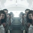 Съемочной группе «Черного зеркала» запретили смотреть друг на друга дольше 5 секунд Съемочной группе «Черного зеркала» запретили смотреть друг на друга дольше 5 секунд