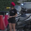 Полиция Ливана провоцирует внимание туристов привлекательными девушками Полиция Ливана провоцирует внимание туристов привлекательными девушками