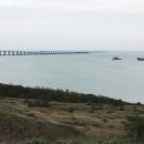 Аксенов назвал печальным зрелищем «два ржавых корыта» ВМС Украины на фоне Крымского моста