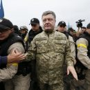 Порошенко на законодательном уровне закрепит воинское приветствие «Слава Украине!»