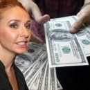 «Крестная мать»: Навка окружает себя влиятельными людьми, чтобы обезопасить свою «крышу»